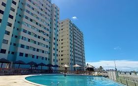 Apartamento com 2 quartos de FRENTE PARA O MAR